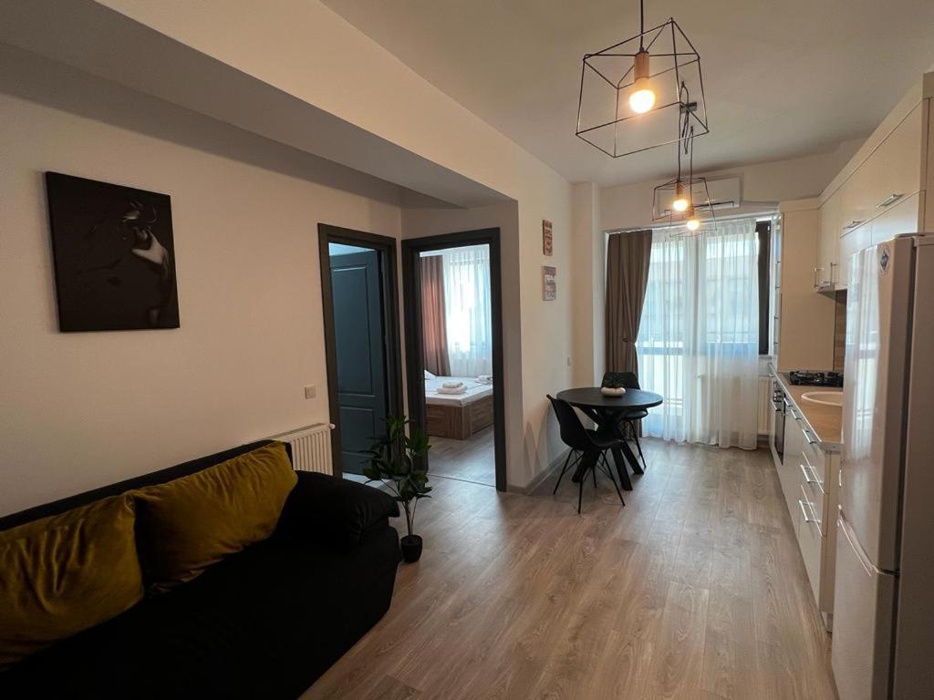 Cozy Accommodation Central City - Яссы Экстерьер фото